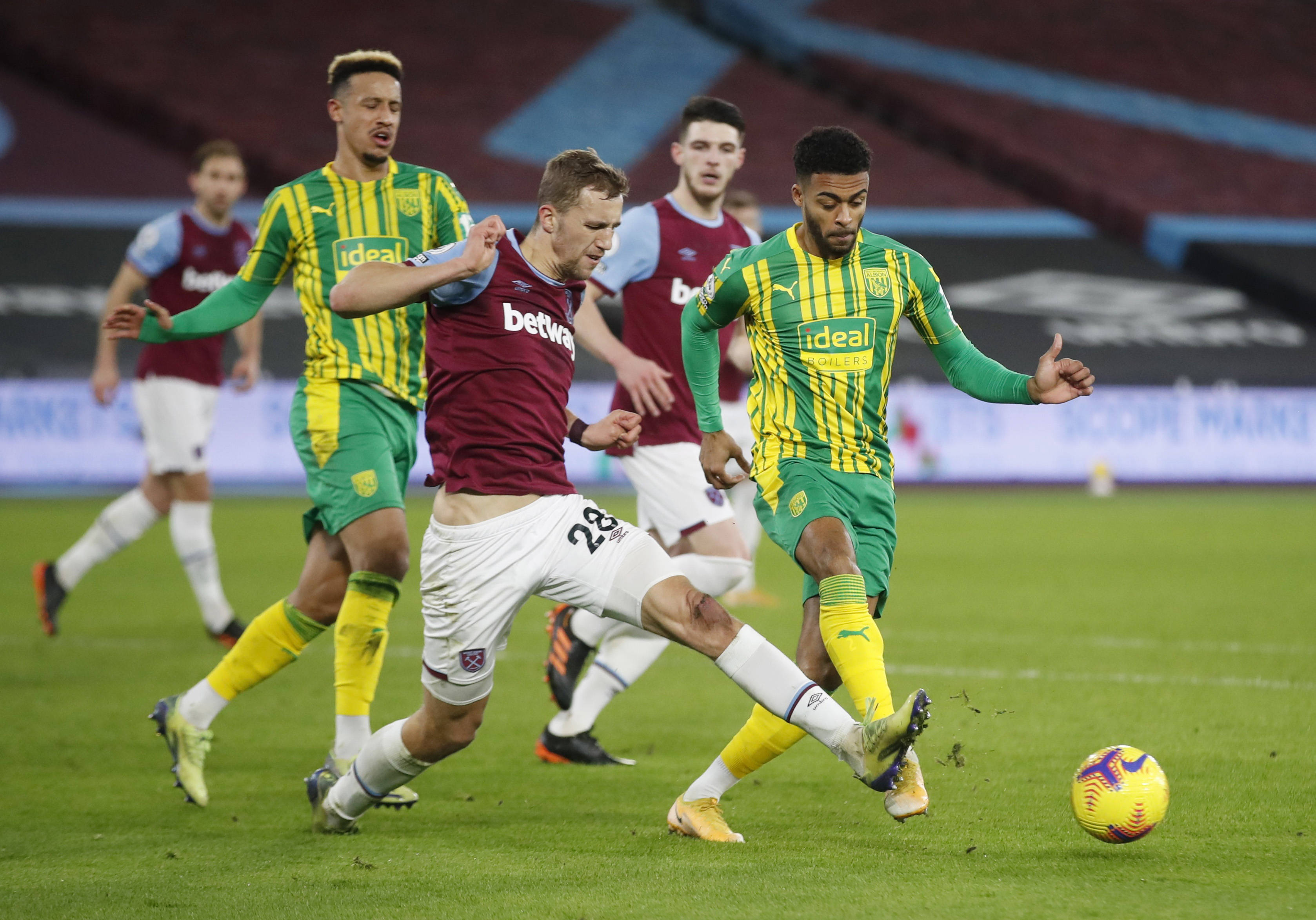 的足坛中显 的足坛中显